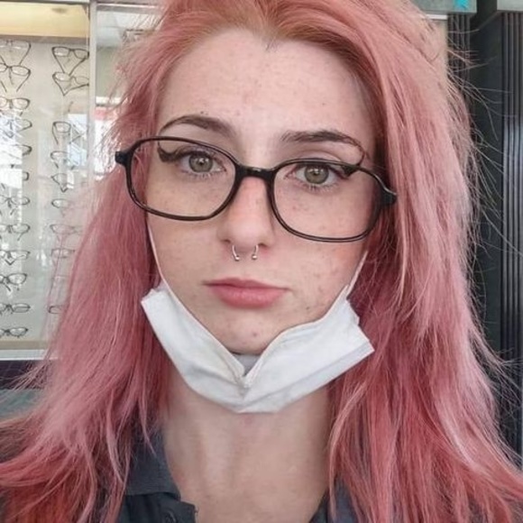 Meet your Posher, Amber - Picture 1 of 1